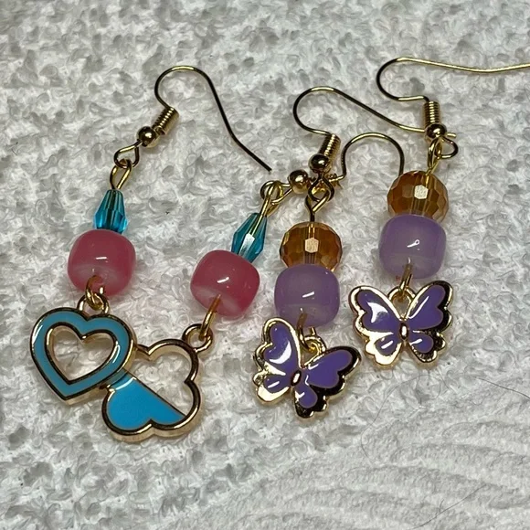 2 PAIR of earrings in the Betsy Johnson style - Picture 2 of 7